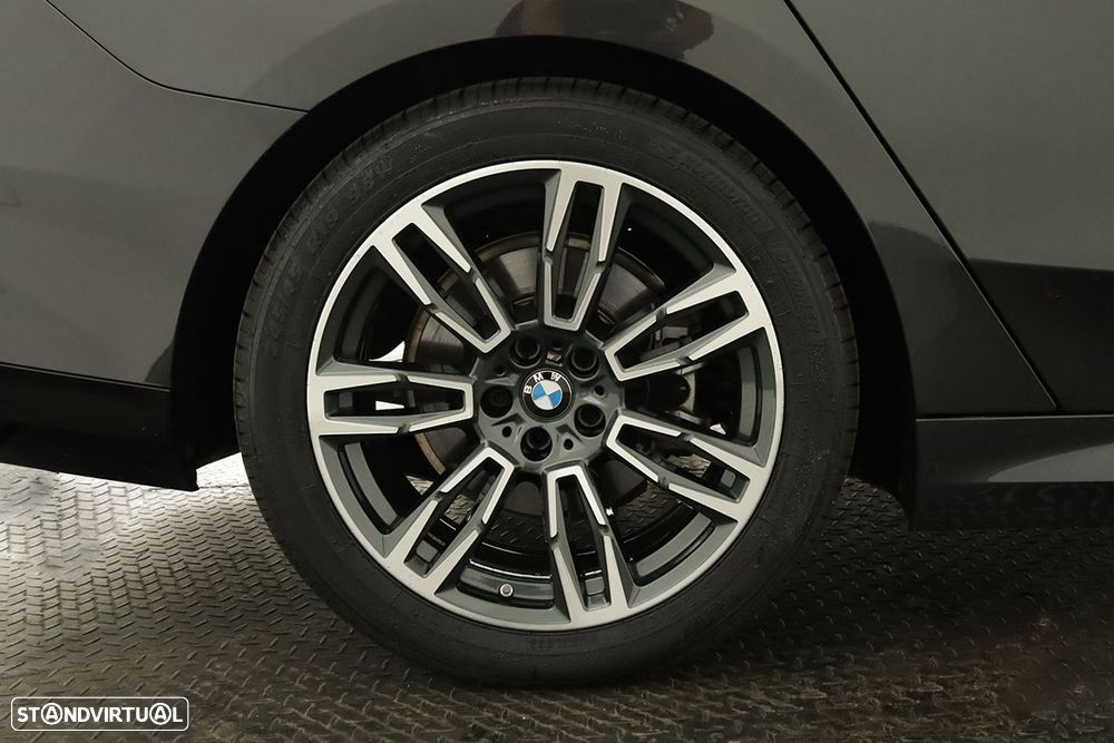 BMW 520 d Pack Desportivo M - 9