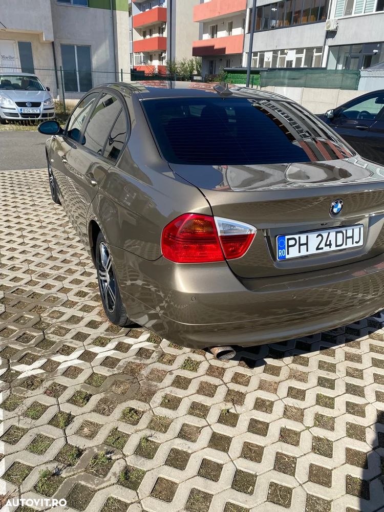 BMW Seria 3 318i Aut. - 12