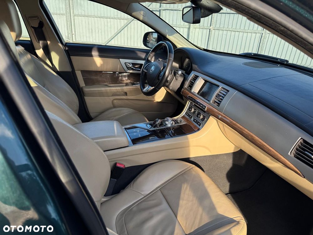 Jaguar XF 3.0 V6 D - 5