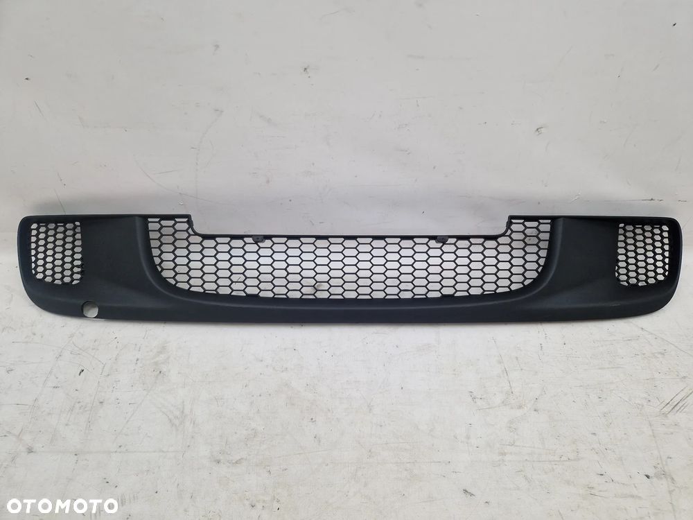 Kratka krata przedniego zderzaka Fiat 500 ABARTH - 1