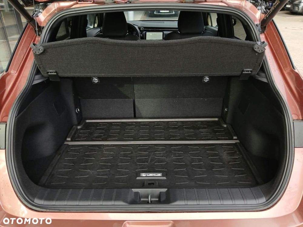 Lexus LBX 1.5 Hybrid Cool AWD - 39
