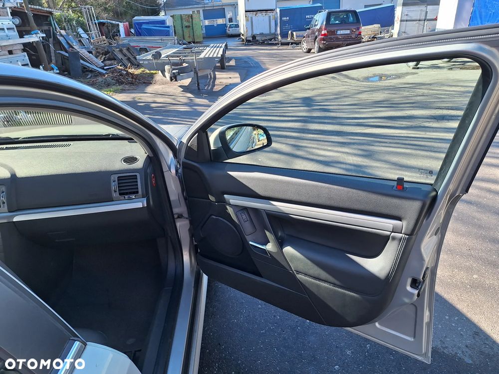 Opel Signum 1.9 CDTI Cosmo - 10