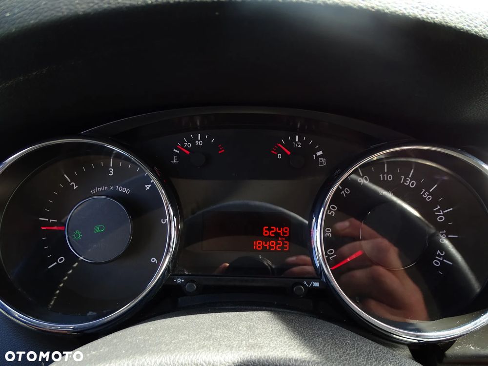 Peugeot 3008 1.6 HDi Premium - 12