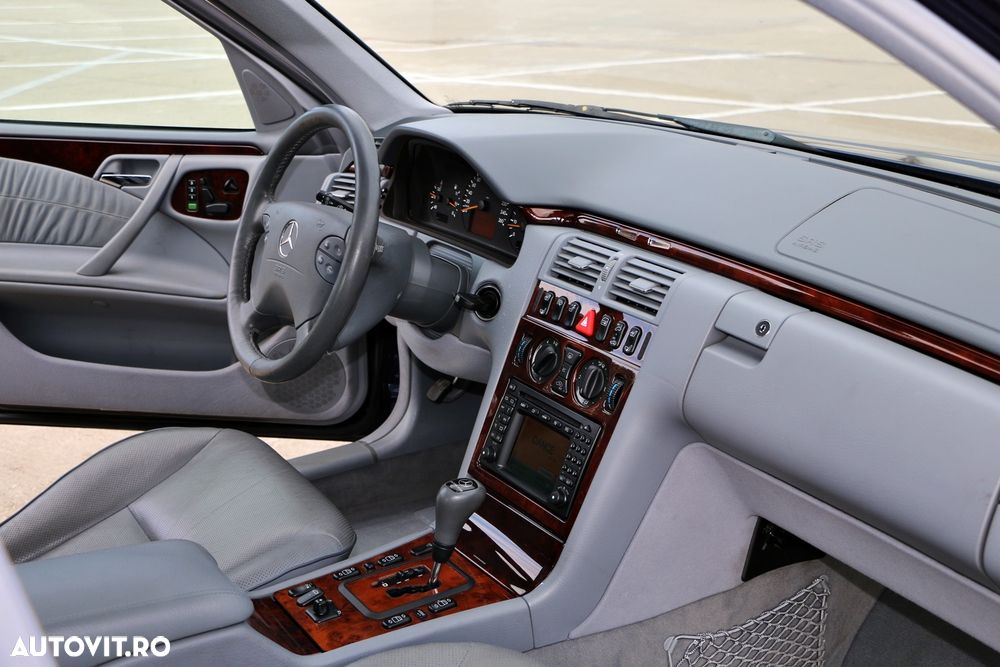 Mercedes-Benz E 320 Aut Avantgarde - 11