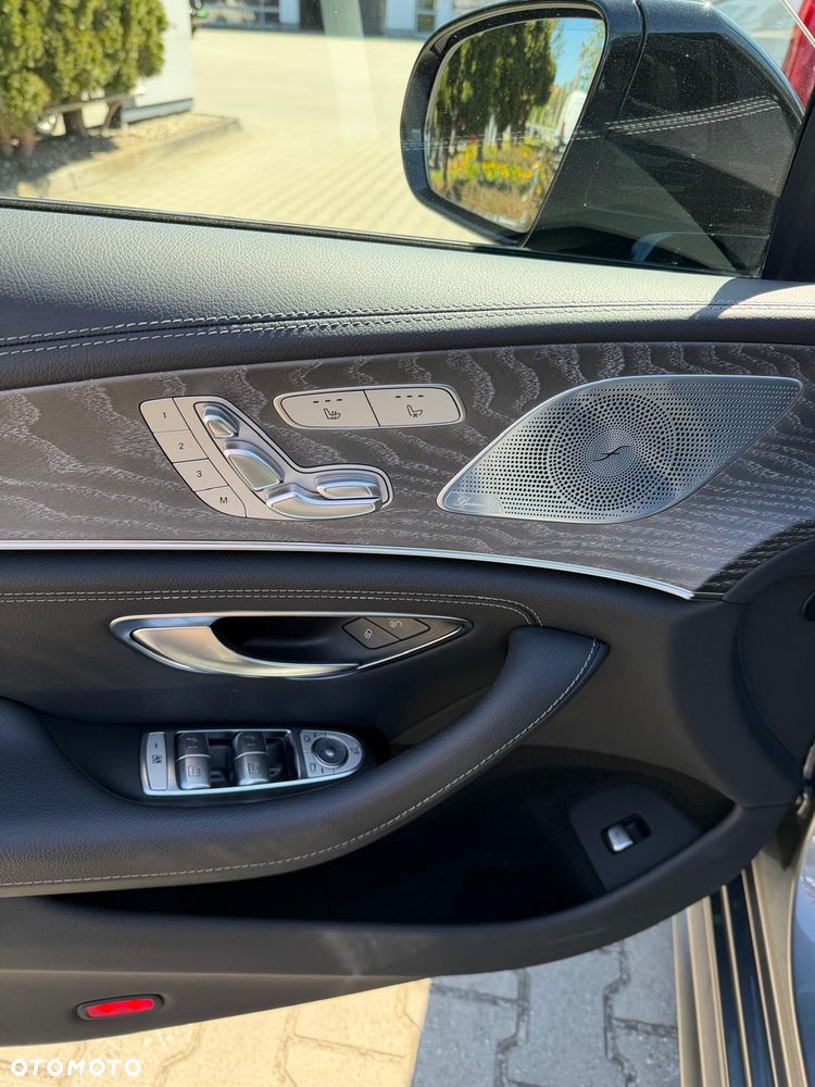 Mercedes-Benz CLS 300 d 4-Matic AMG - 7