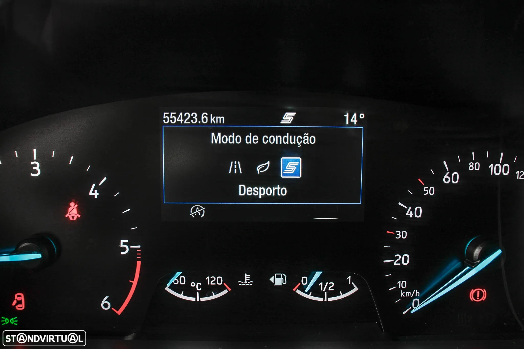 Ford Focus 1.5 TDCi EcoBlue ST-Line - 35