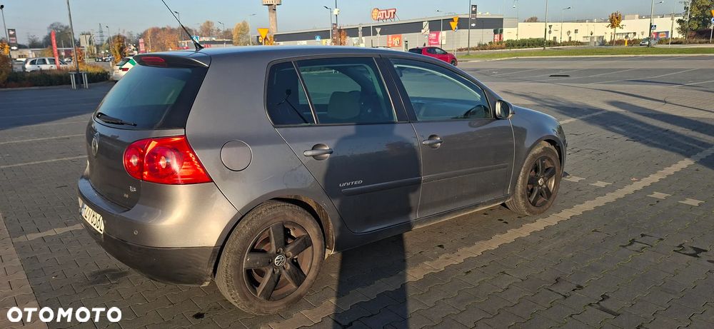 Volkswagen Golf - 5