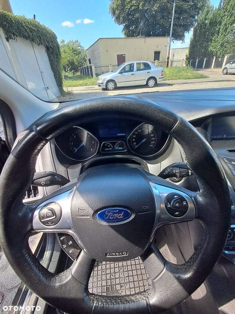Ford Focus 1.6 TDCi DPF Start-Stopp-System SYNC Edition - 6