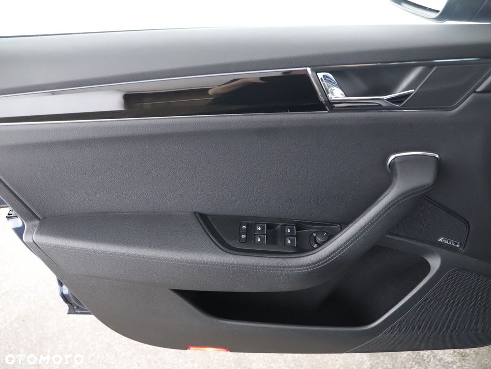 Skoda Superb 2.0 TDI SCR L&K DSG - 24