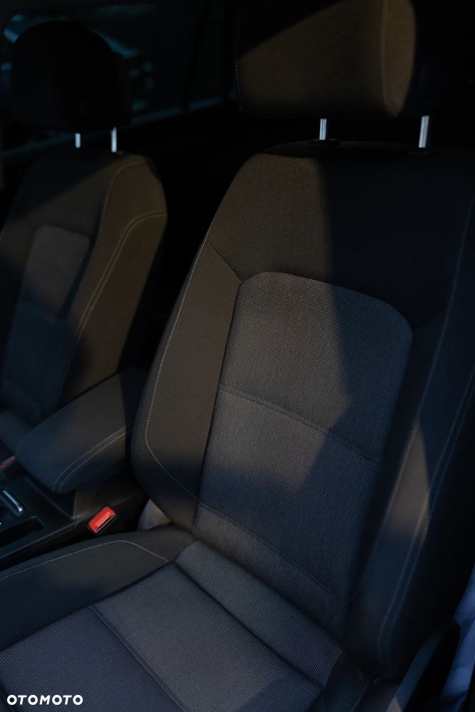 Volkswagen Passat - 14