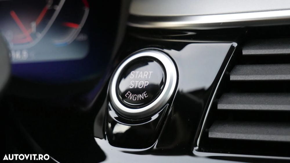 BMW Seria 5 530i xDrive AT - 24