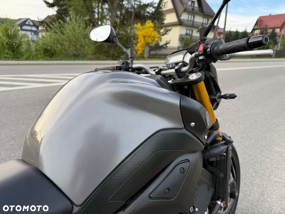 Yamaha FZ8 - 13