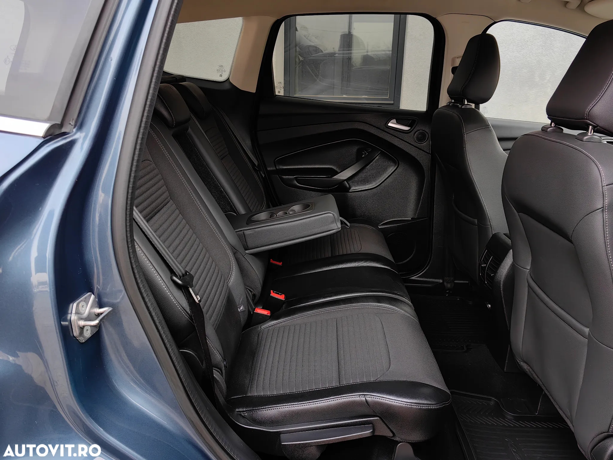 Ford Kuga 2.0 TDCi 4WD Powershift Titanium - 8