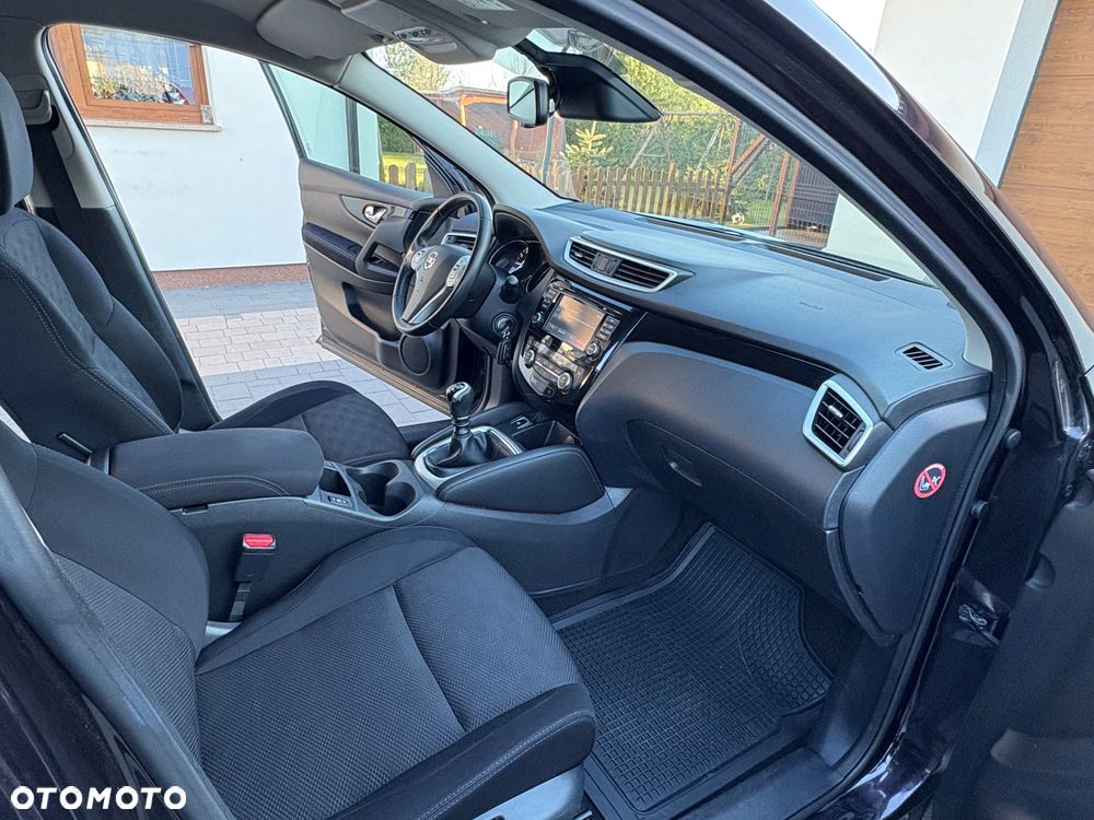 Nissan Qashqai 1.2 DIG-T N-Vision - 19