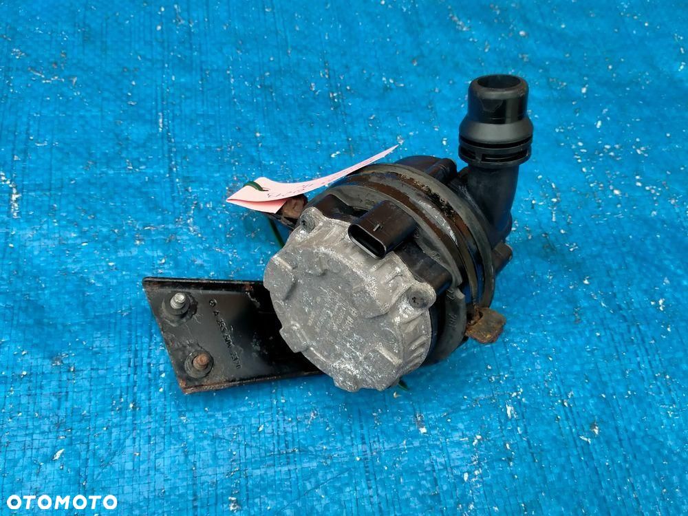Mercedes E Klasa W213 Pompa Pompka Wody Obiegowa Recyrkulacji A2535010920 - 1