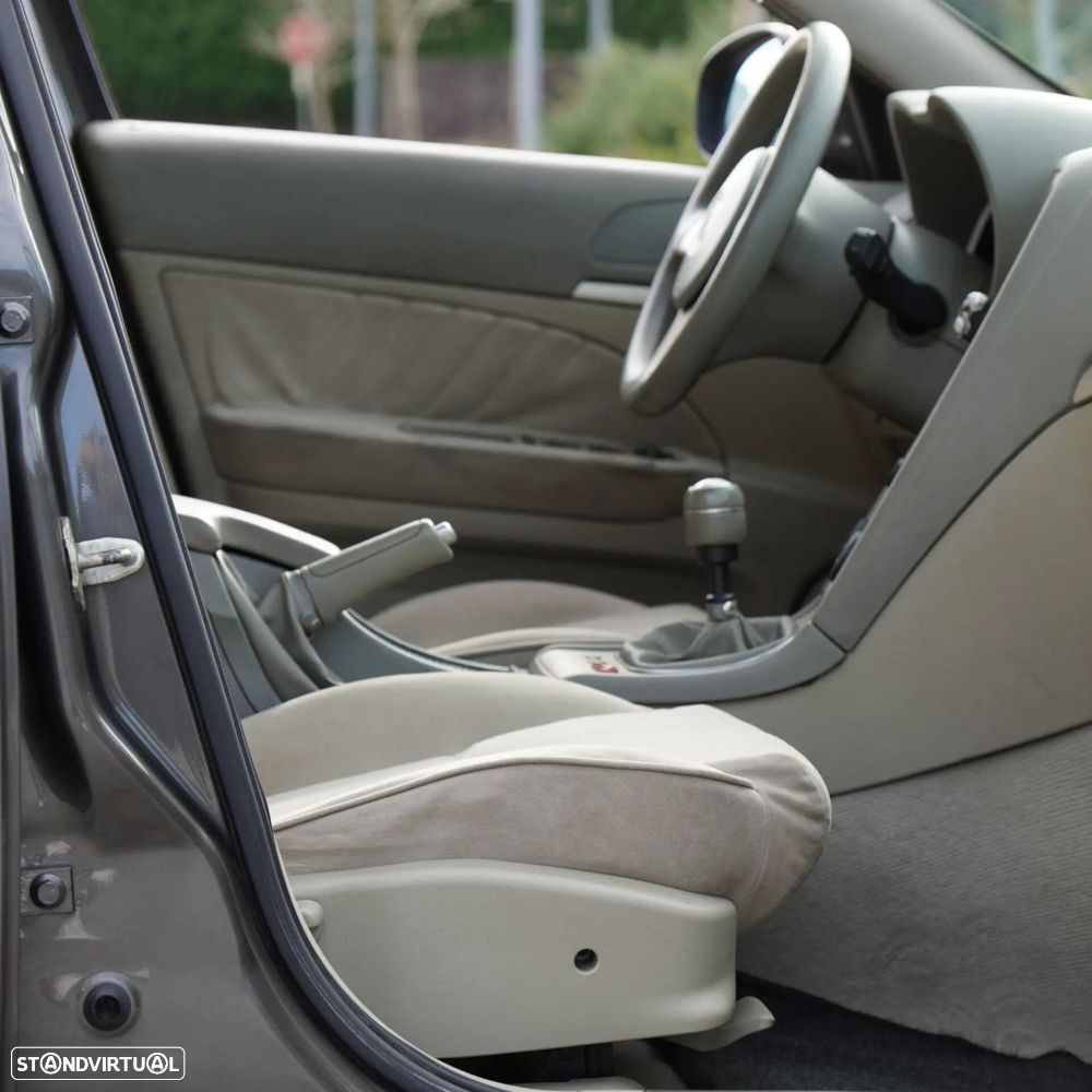 Alfa Romeo 159 Sportwagon 1.9 JTDm 16V Sportiva - 22