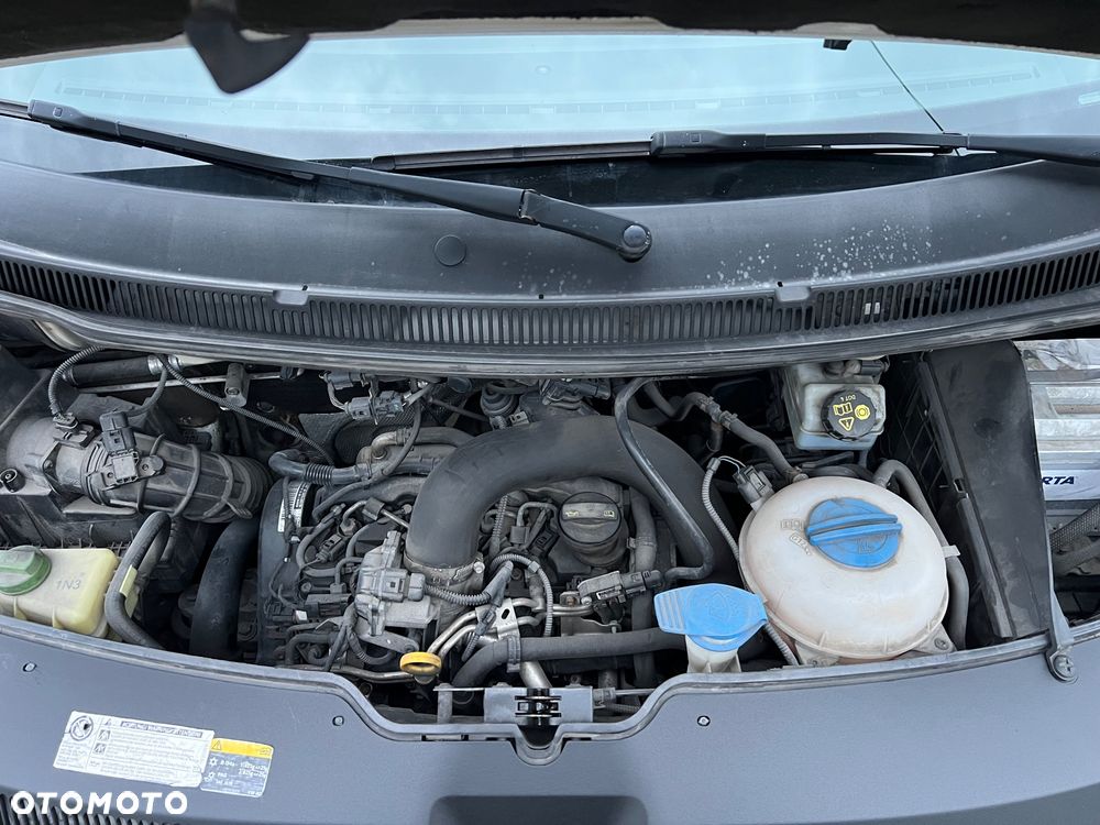 Volkswagen Caravelle - 25