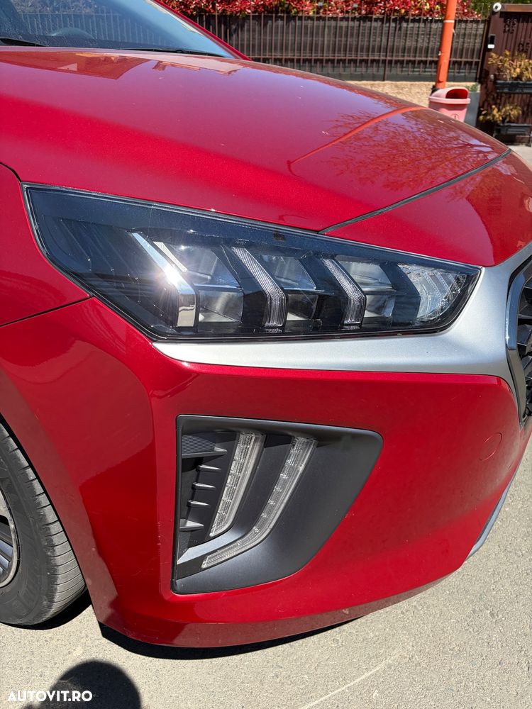 Hyundai IONIQ - 16