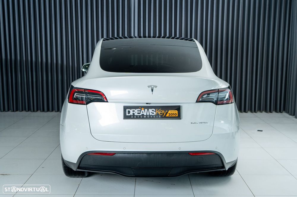 Tesla Model Y Long Range Dual Motor AWD - 2