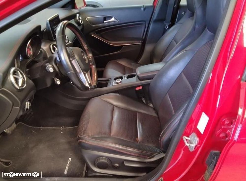 Mercedes-Benz GLA 220 d 4-Matic - 4
