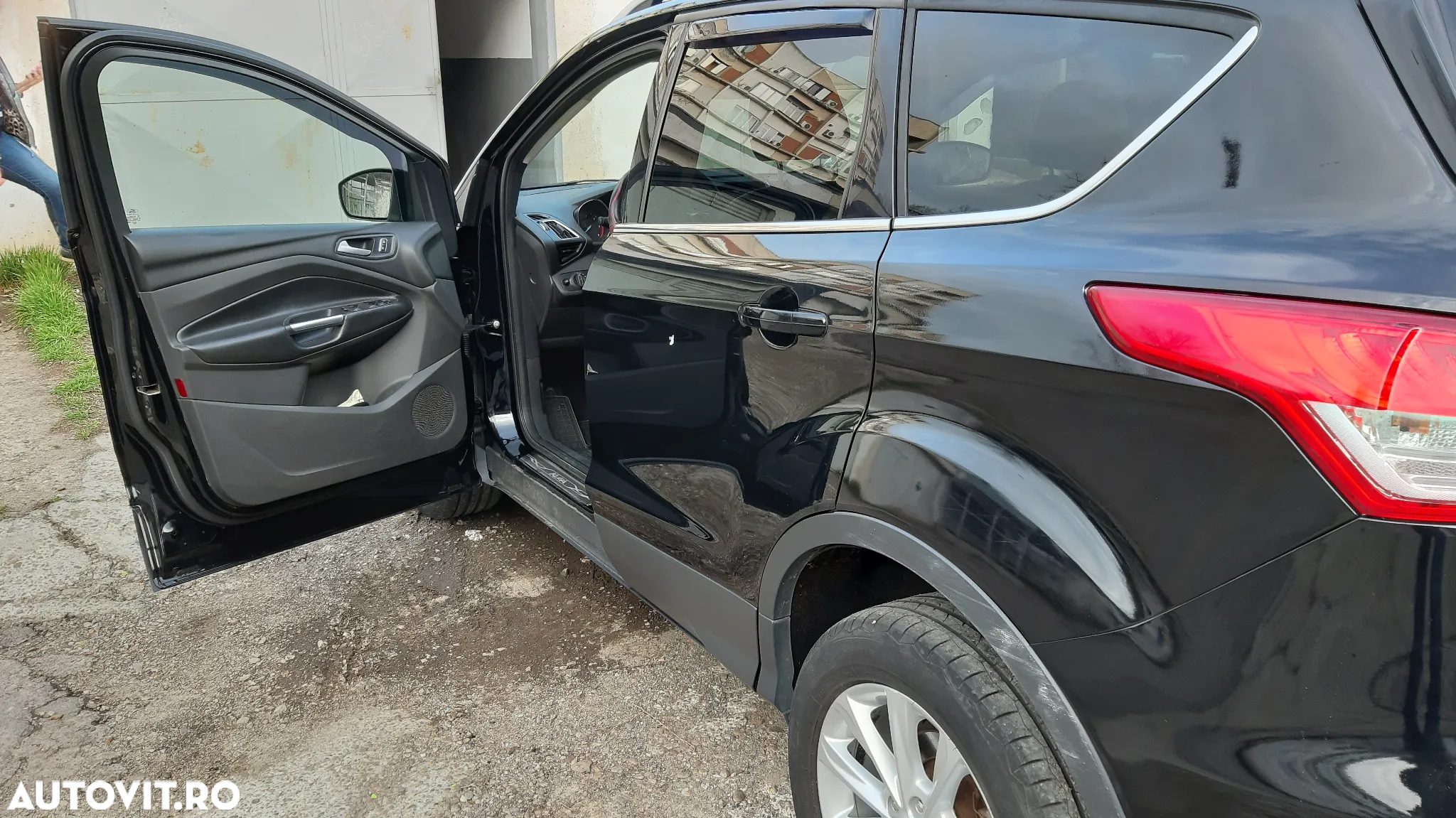 Ford Kuga - 8