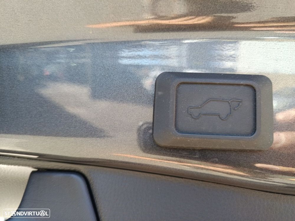 Toyota RAV4 2.5 HDF Square Collection - 27