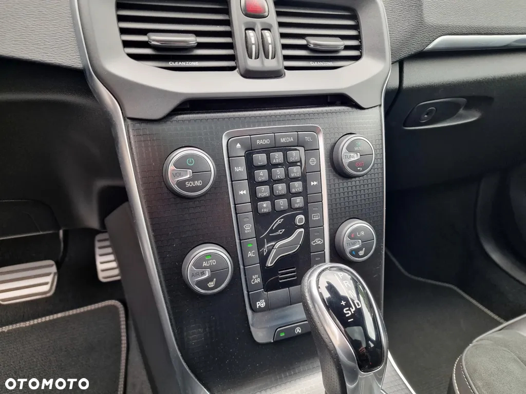 Volvo V40 T3 Geartronic RDesign - 37