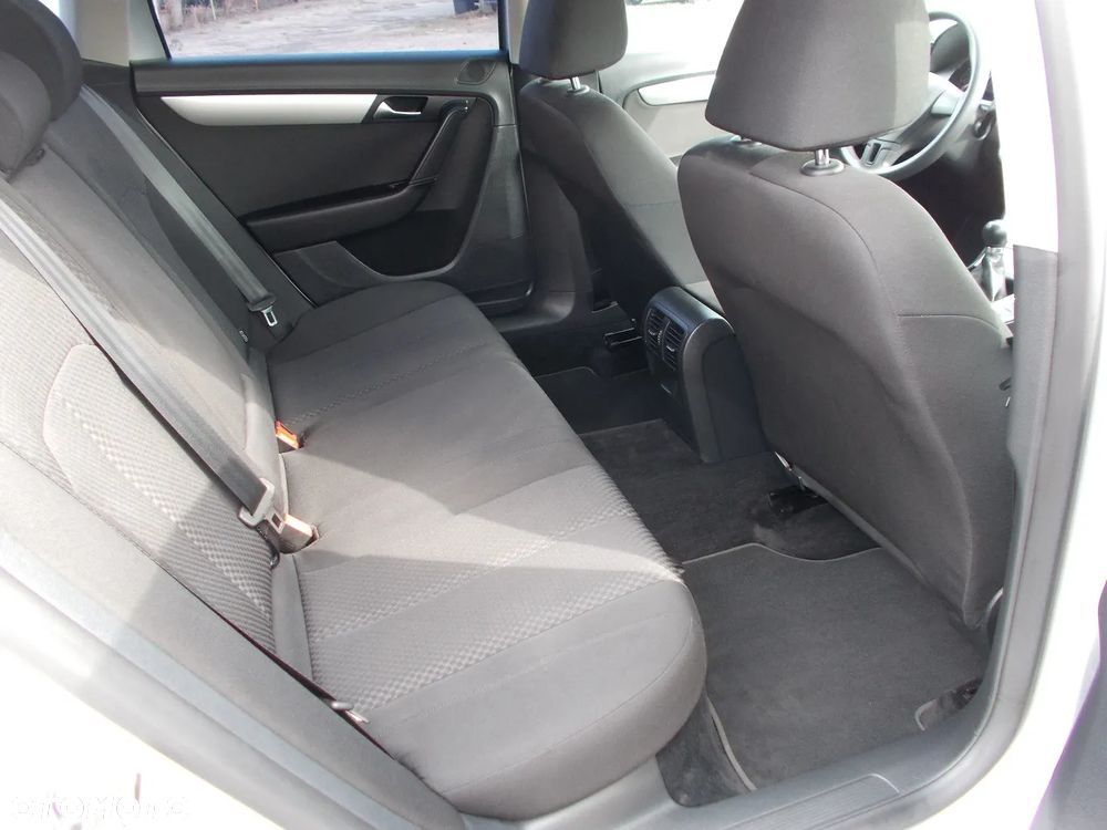 Volkswagen Passat 1.4 TSI BlueMotion Technology Trendline - 15