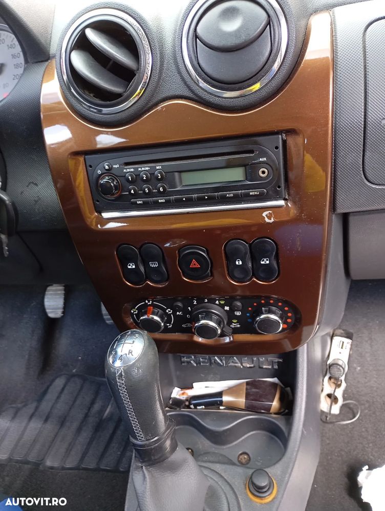 Dacia Sandero 1.6 MPI Laureate - 5