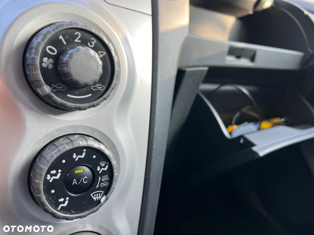 Toyota Yaris 1.3 Sol - 13