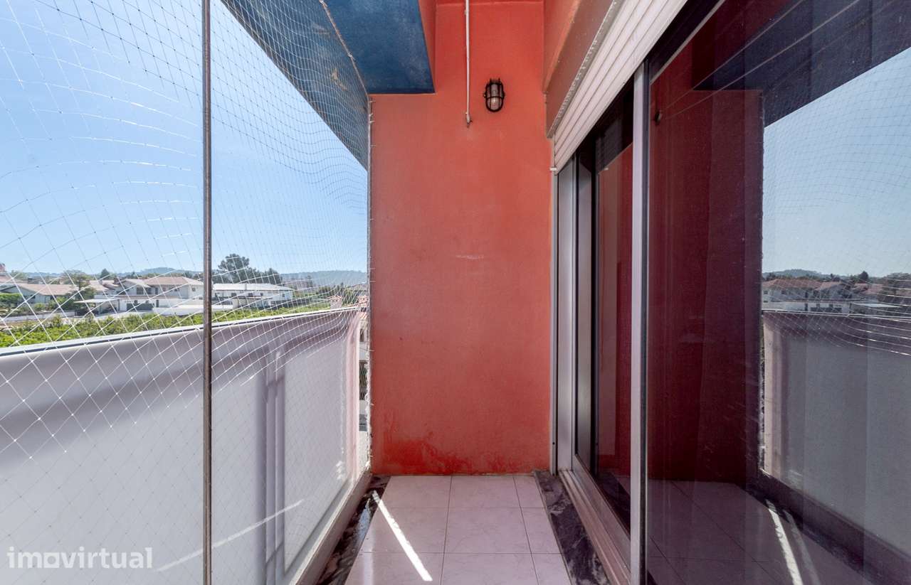 Apartamento T2 com varandas em Santa Maria de Lamas. - Grande imagem: 5/27