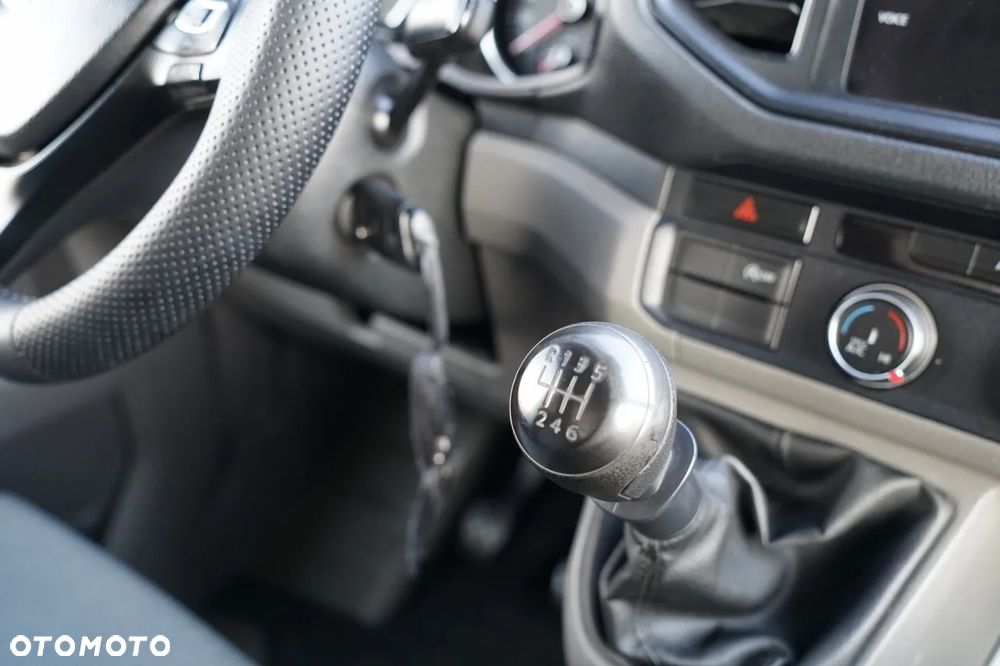 Volkswagen CRAFTER / SKRZYNIA 5 M / HDS PM 3623 / UDŹWIG  990 KG  / 2020 ROK / BLIŹNIAK / 3 MIEJSCA / SPROWADZONY - 34