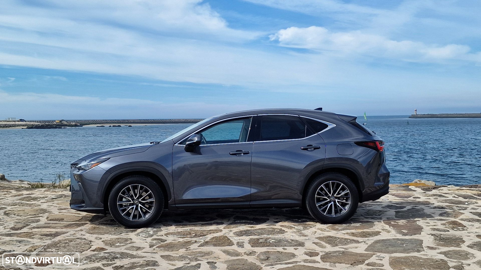 Lexus NX 450h+ Premium - 4