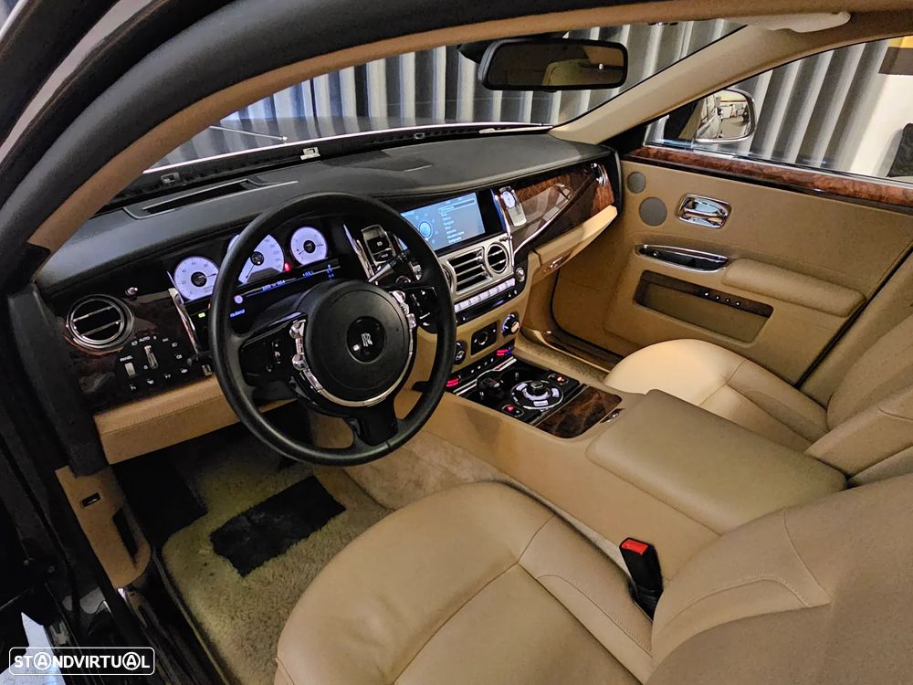 Rolls Royce Ghost - 46