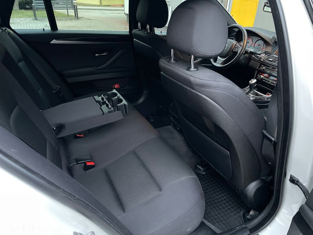 BMW Seria 5 528i - 17