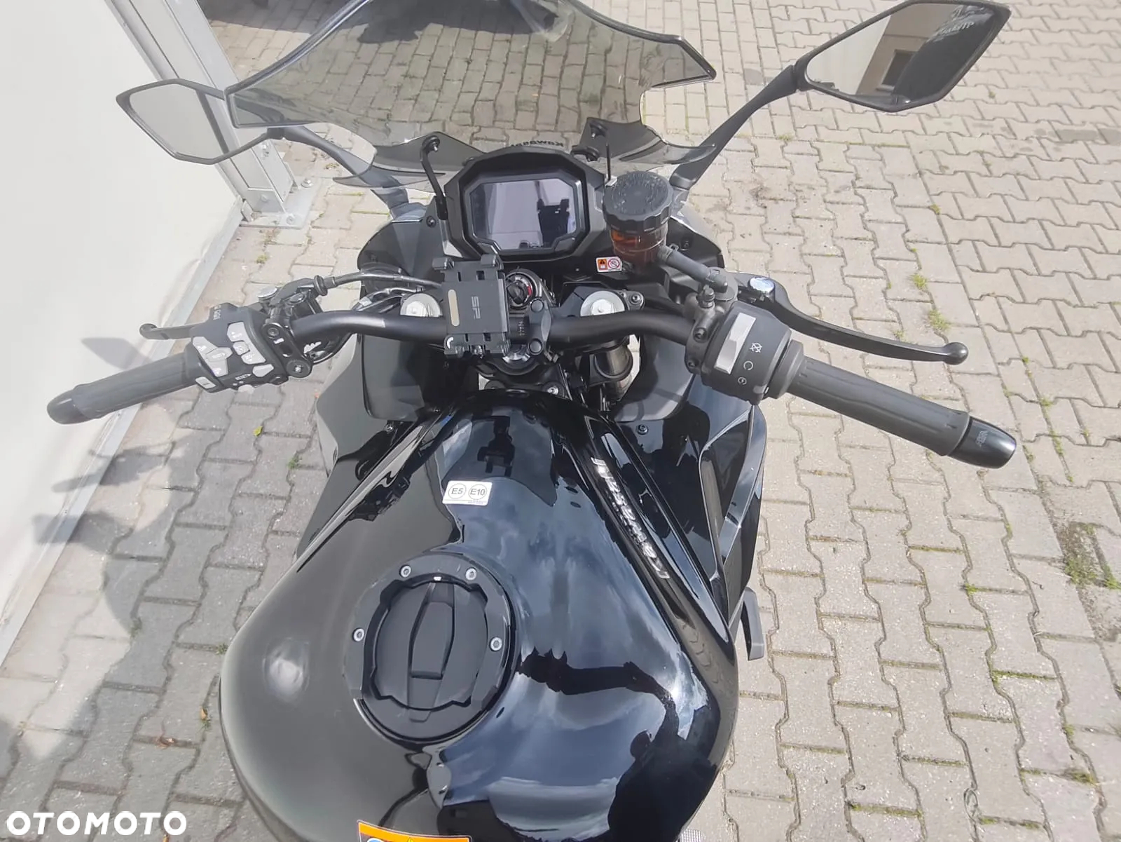 Kawasaki Ninja 1000 SX - 26