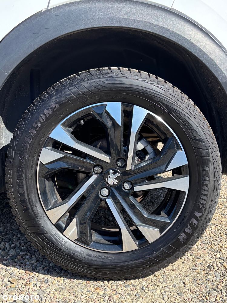Peugeot 2008 PureTech 130 EAT8 Allure - 31