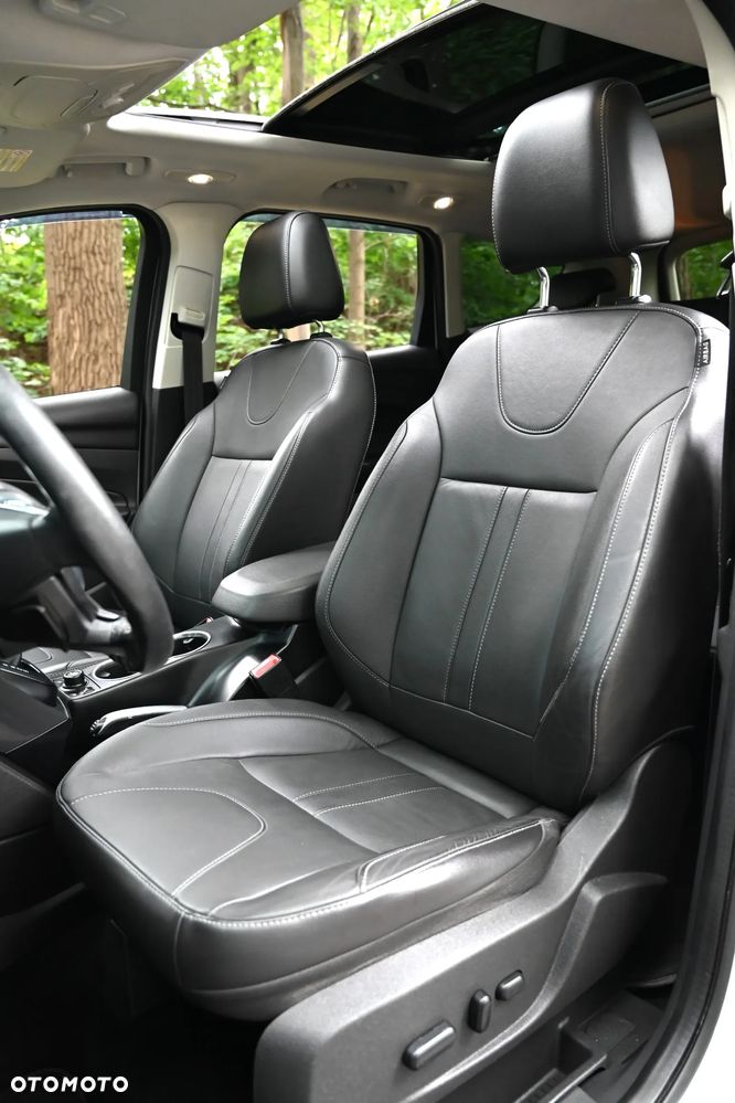 Ford Kuga - 25
