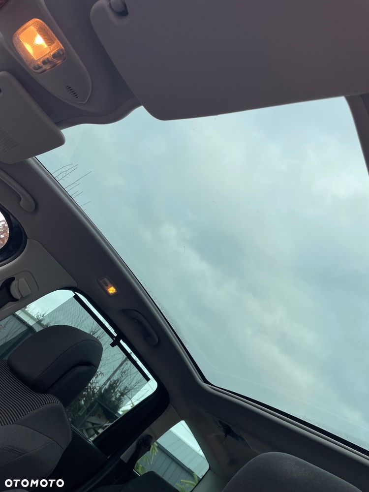 Peugeot 5008 HDI FAP 115 Family - 13