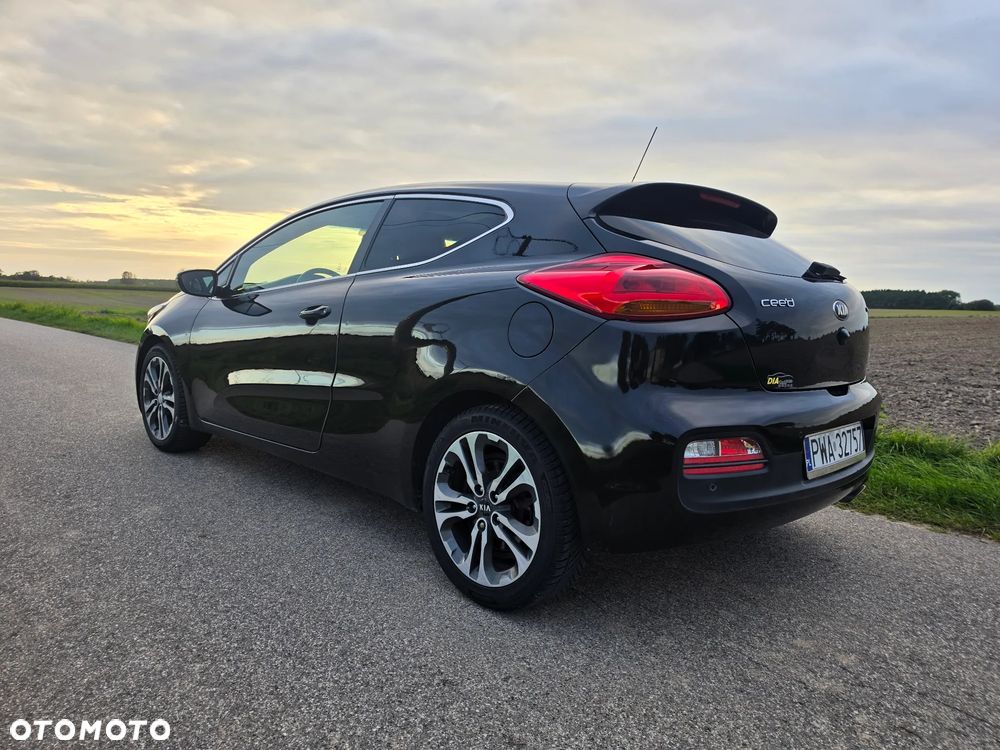 Kia Ceed 2013 photo 4