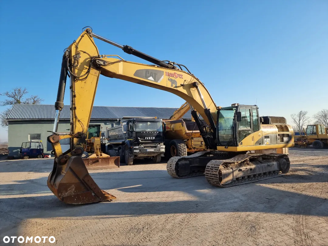 Caterpillar 330D - 3