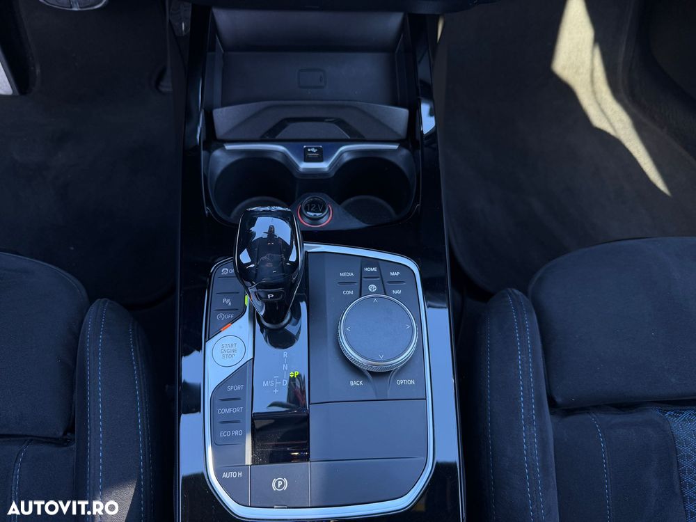 BMW M1 M135i xDrive AT - 22