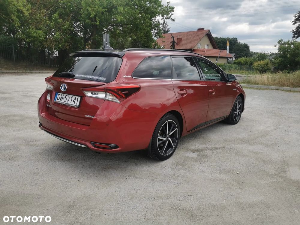 Toyota Auris Hybrid 135 Selection - 6
