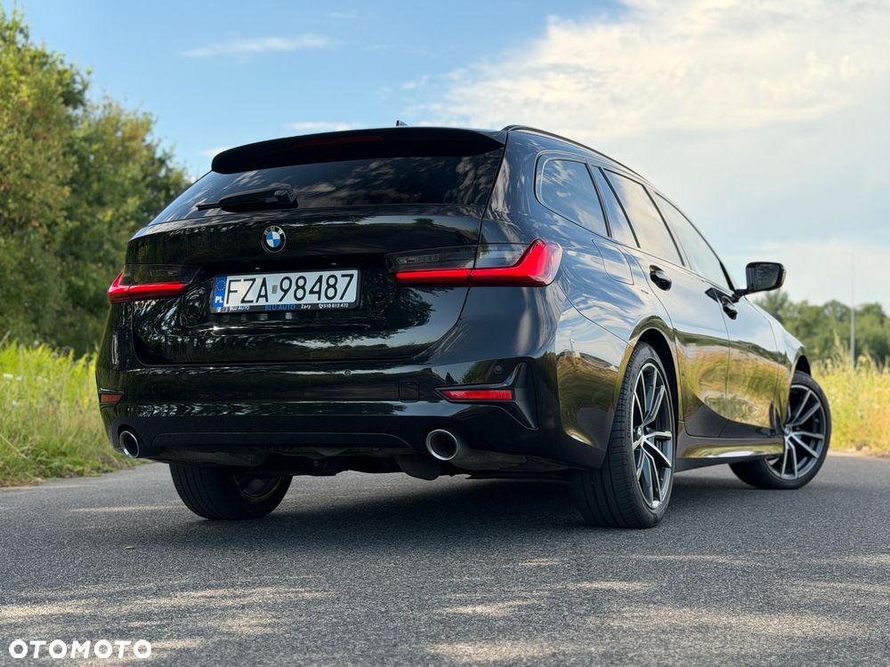 BMW Seria 3 320d Sport Line Shadow - 12