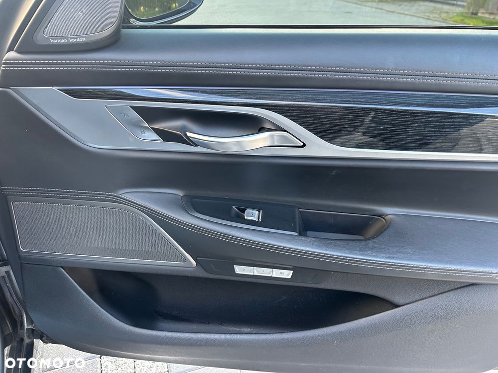 BMW Seria 7 - 27