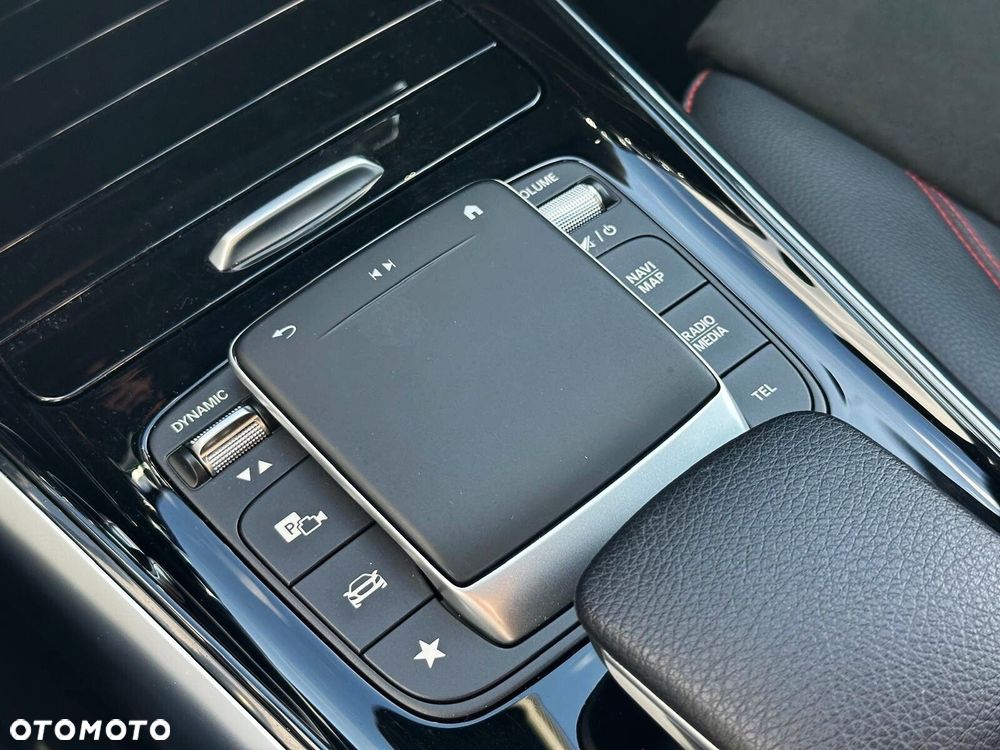 Mercedes-Benz GLA - 15