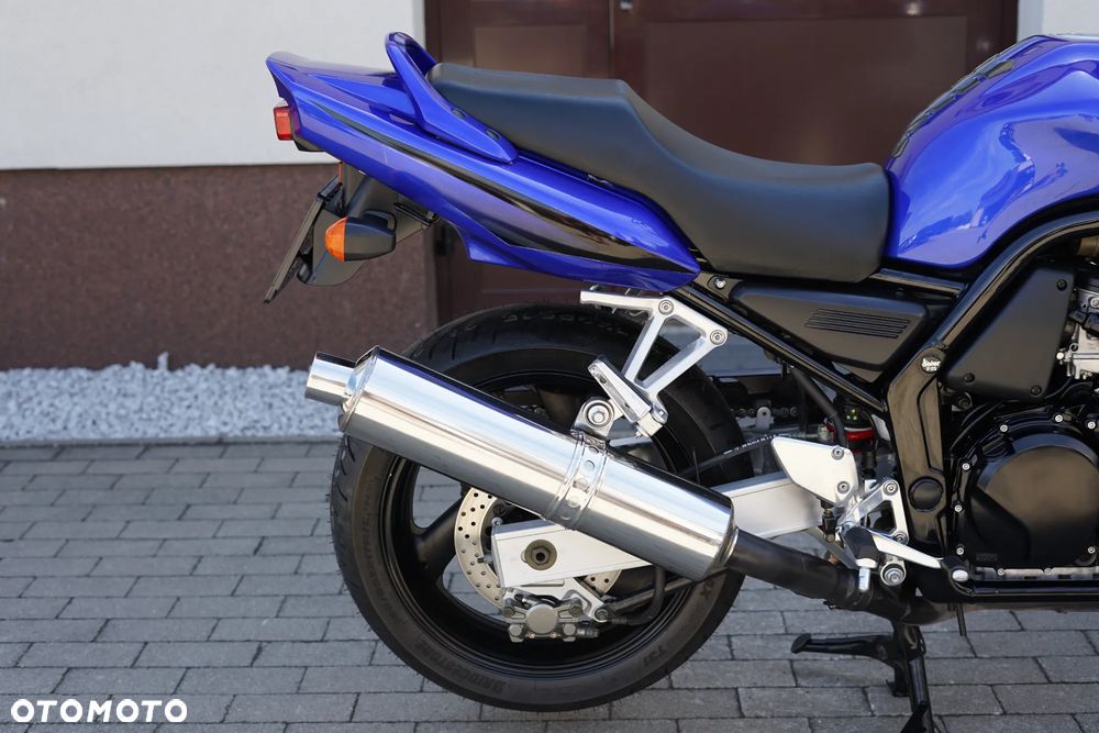 Yamaha FZS - 4