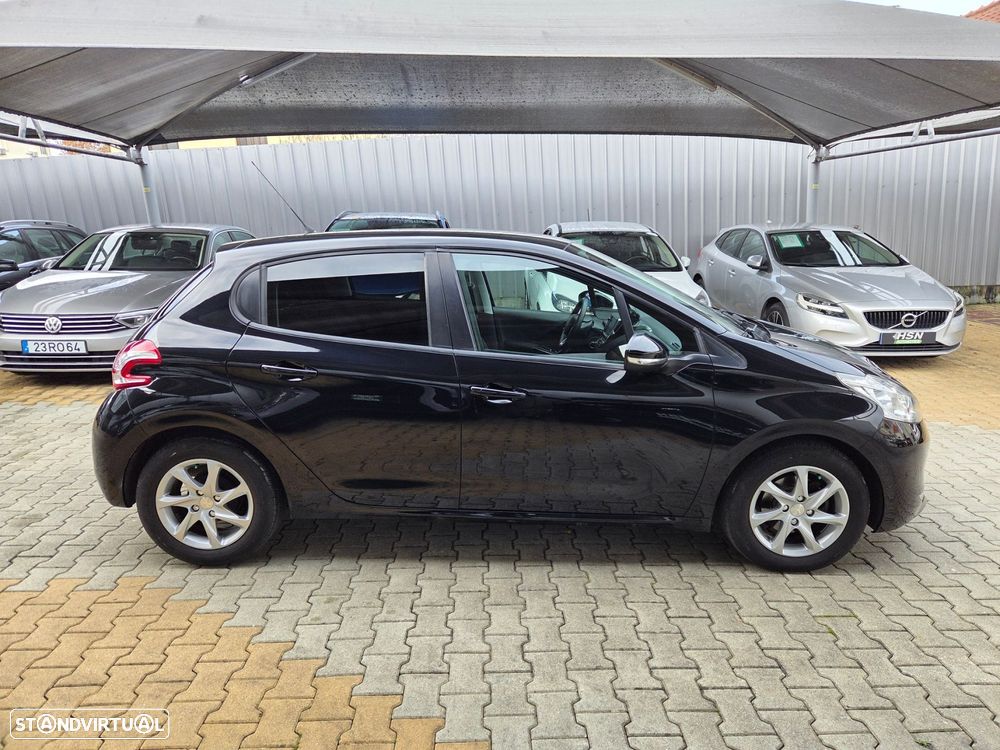 Peugeot 208 1.4 HDi SE Style - 3