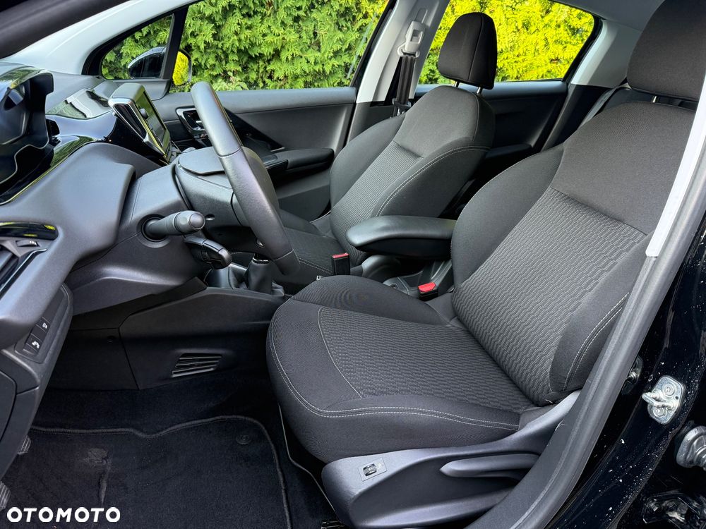 Peugeot 208 1.2 PureTech Style - 16