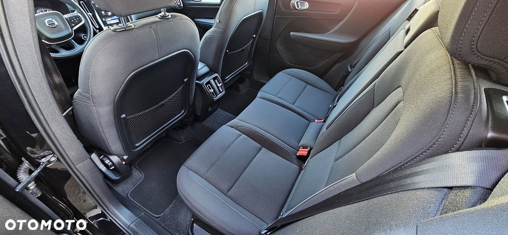 Volvo XC 40 T3 Geartronic Momentum Pro - 14